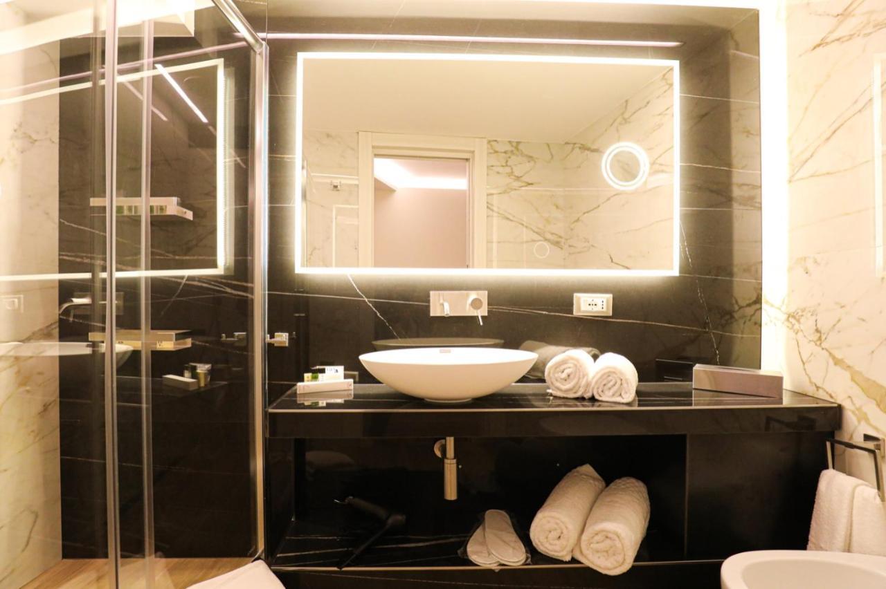 Municipio Luxury Suite Neapel Exteriör bild