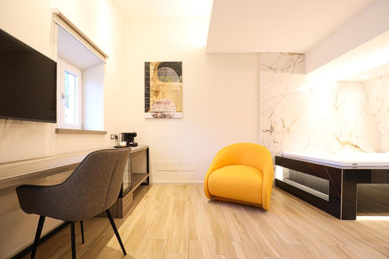 Municipio Luxury Suite Neapel Exteriör bild